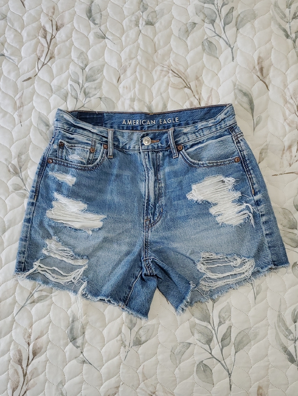 American Eagle 90S Boyfriend Distressed Denim Shorts